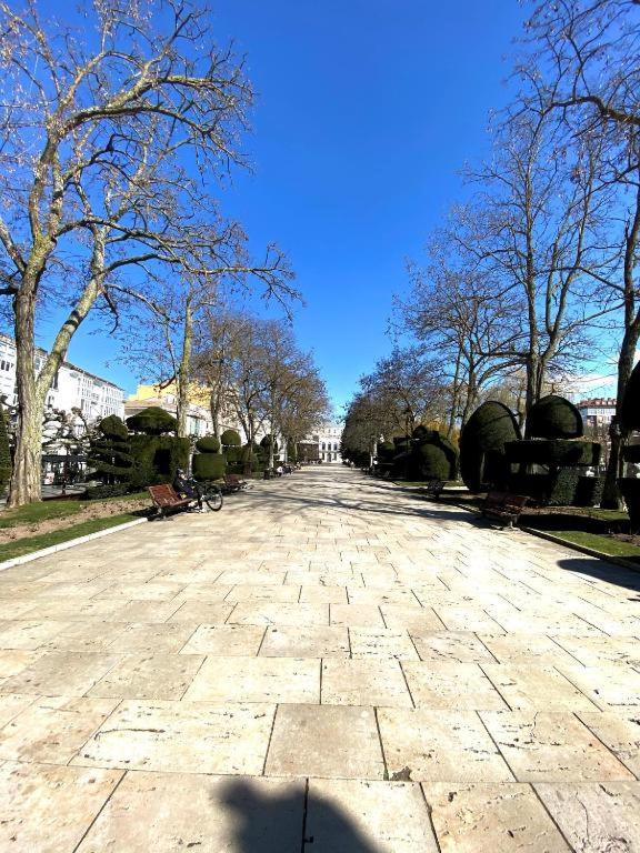 Appartamento Grand Plaza Vega Burgo Esterno foto